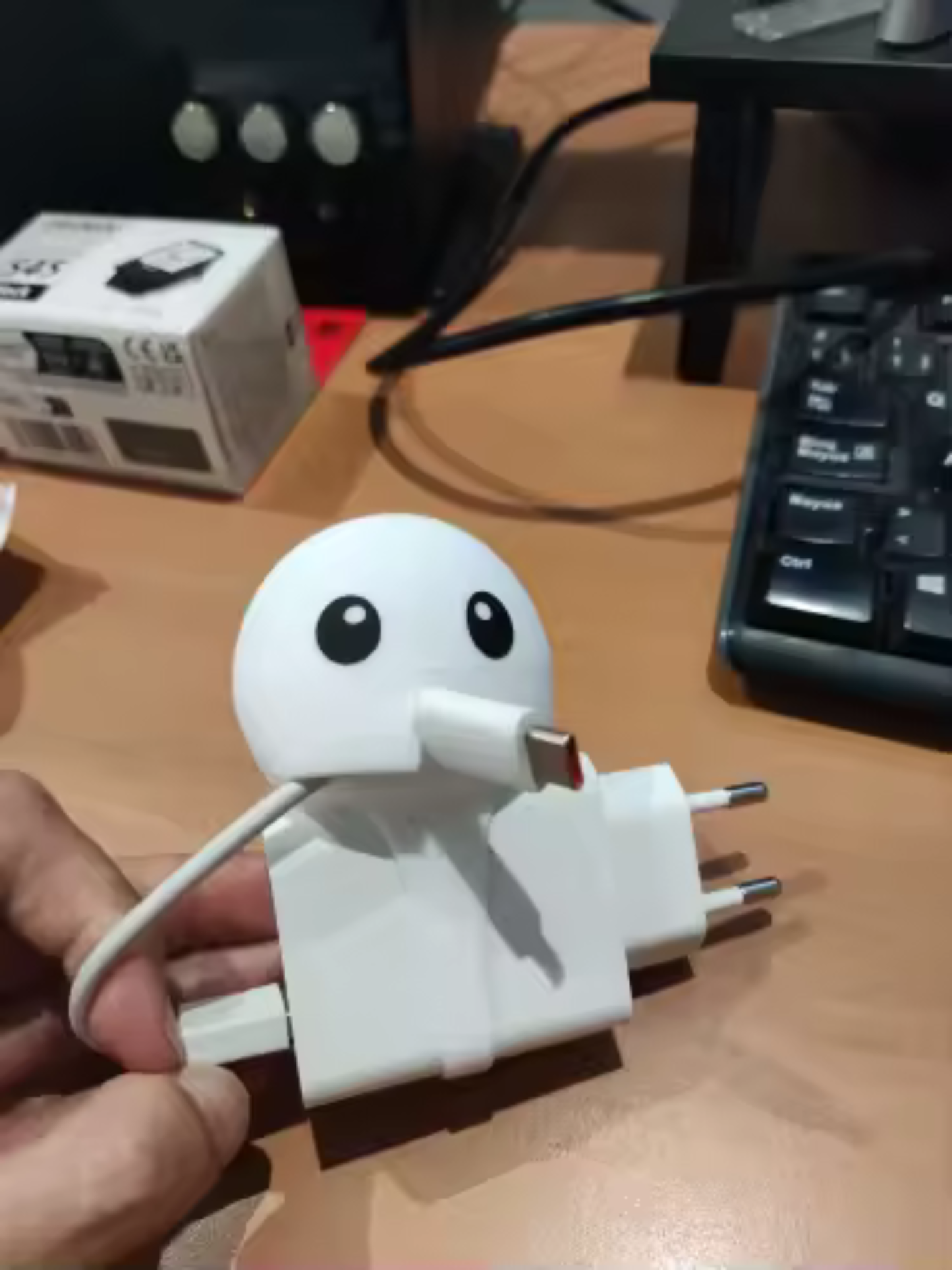 Chargy™ – Organizer na Ładowarkę i Kabel